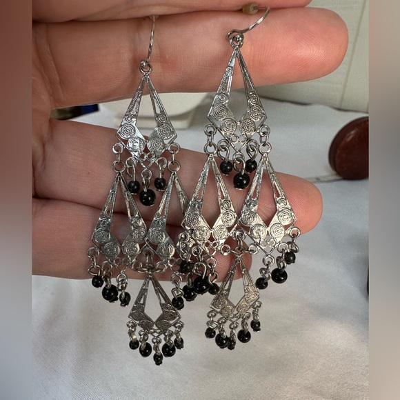Victorian Ethnic vibe silvertone dangle earrings - Picture 5 of 5